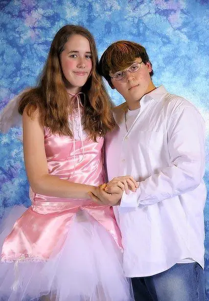 Funny Picture - Strange High School Couple