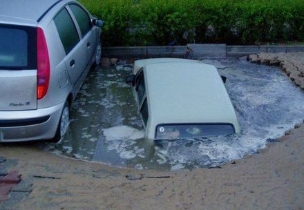Funny Picture - Bad Parking Space