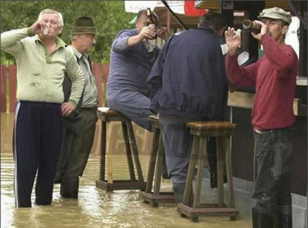 Funny Picture - When Life Gives You Flooding, Drink