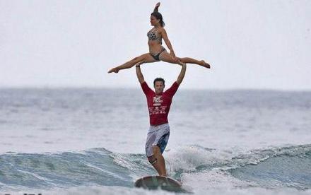 Funny Picture - Surfing Acrobatics