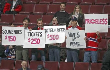 Funny Picture - Priceless Hockey Fans