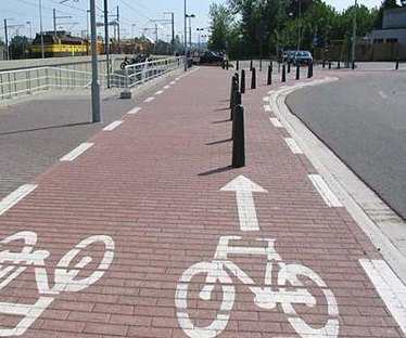 Funny Picture - Poorly Designed Bike Path