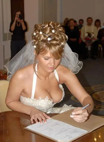 Funny Picture - Modest Bride