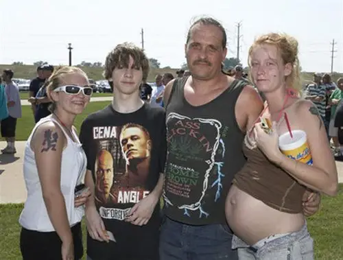 Funny Picture - The Most White Trash Family Ever