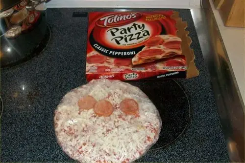 Funny Picture - Saddest Party Pizza Ever